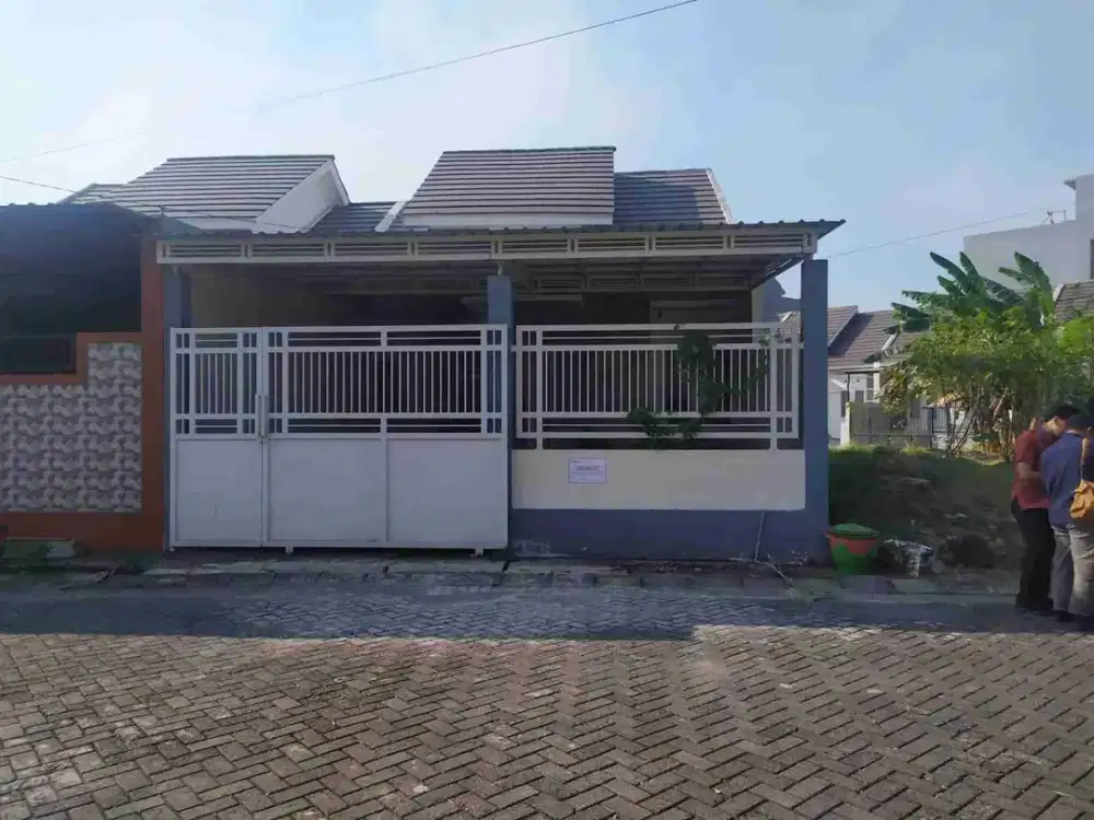 DIJUAL RUMAH 
PERUM SENTRALAND RESIDENCE BLOK B7 NO 04
KEL. : GADUNG
KEC  : DRIYOREJO
KAB  : GRESIK