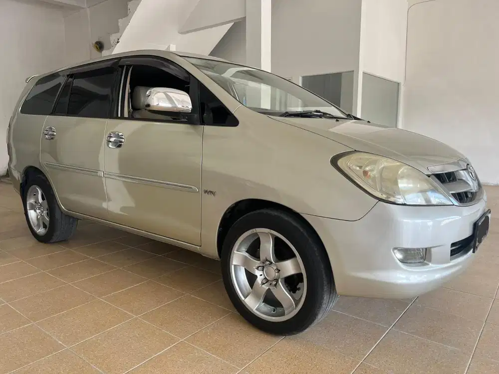 Kijang Innova 2.0 V A/T 2006