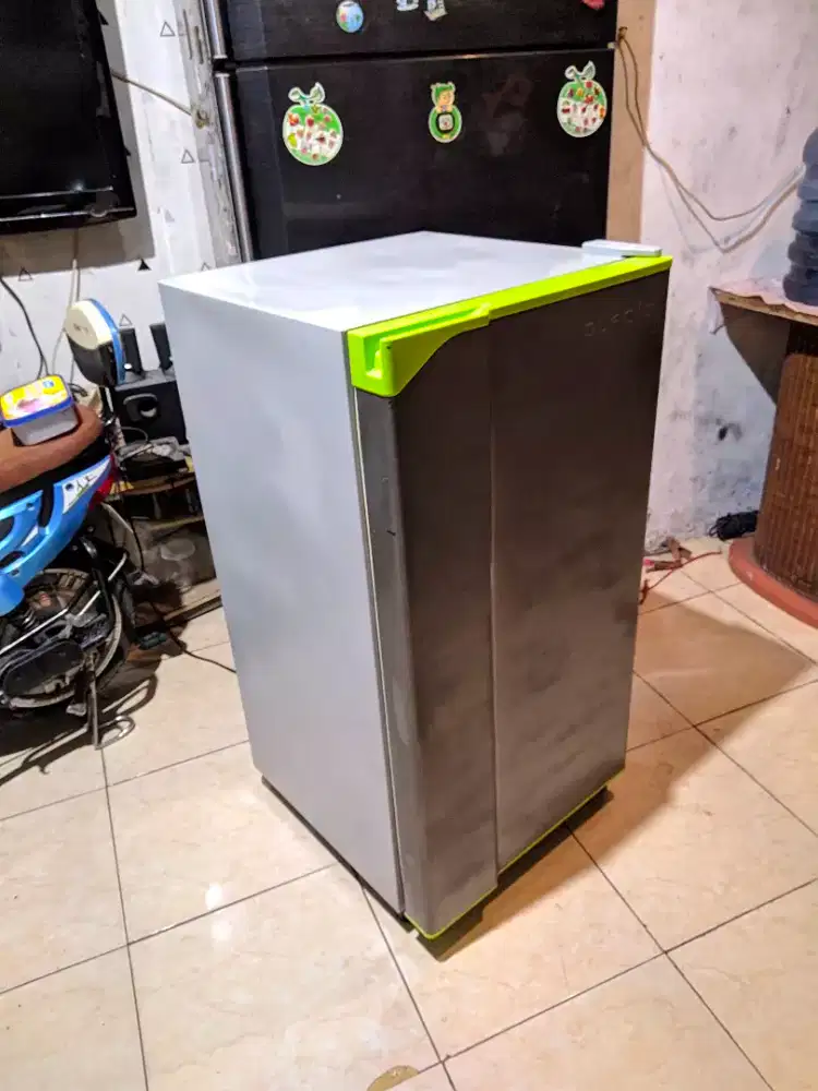 Kulkas Toshiba Glacio