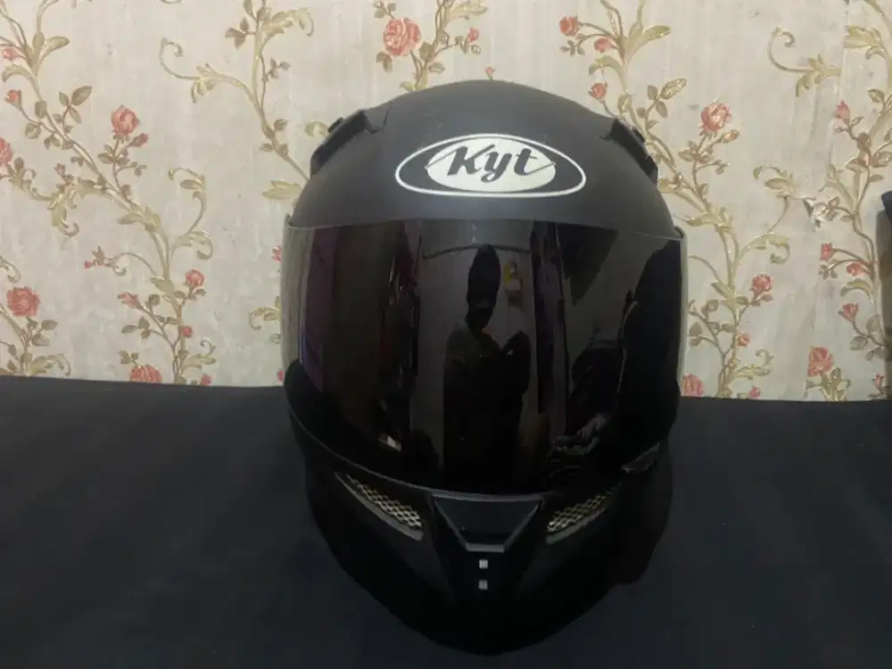 Helm Full Face KYT
