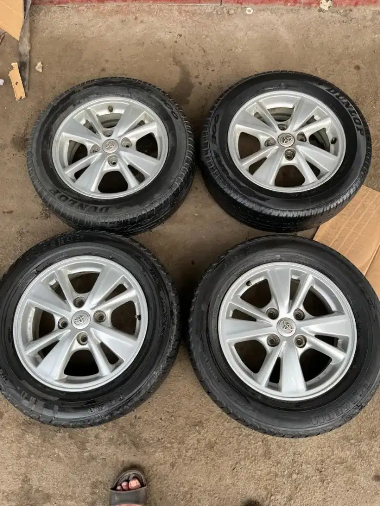 Velg original Avanza Veloz ring 15 pcd 4x114,3 ban 185/65 R15