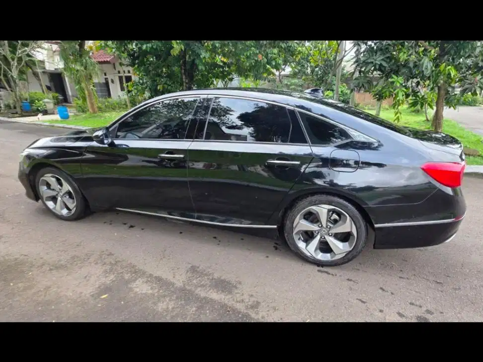 Accord Turbo 1.5 AT 2022 Hitam. Low Odo 27rb
