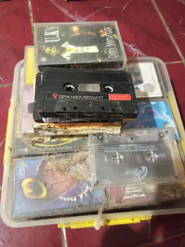 Kaset radio tape