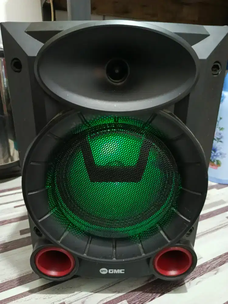 GMC 897F speaker aktiv