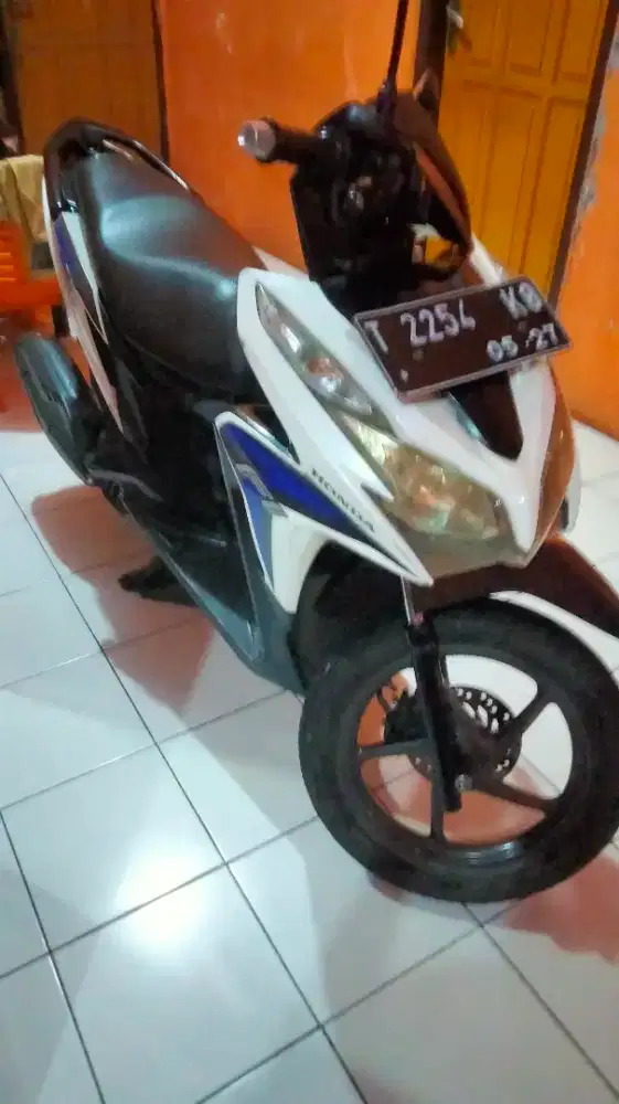 Vario 125 old dijual