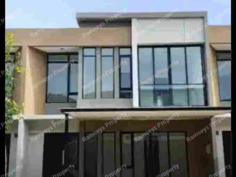 DIJUAL RUMAH LT 80m2  LB 111m2 PIK 2 TANGERANG ATAU UTARA