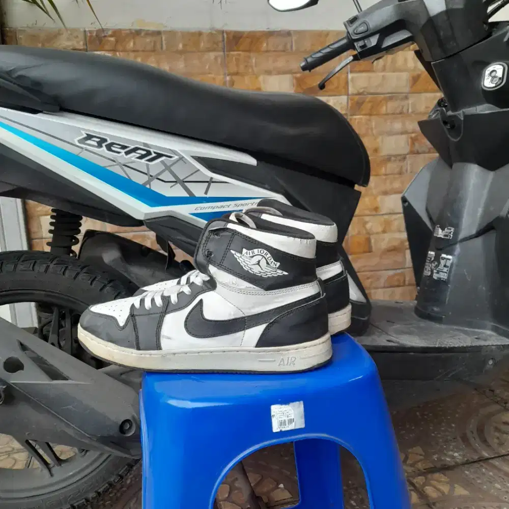 SZ 42 NIKE AIR JORDAN HIGH BEKASI BARAT
