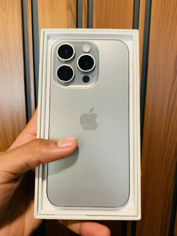 iPhone 15 pro natural titanium 256gb iBox