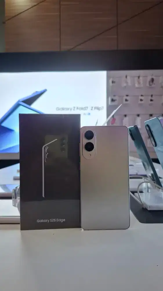 DISKON MURAH! NEW SAMSUNG S25 EDGE 12/512 SEGEL GARANSI SEIN 1TAHUN