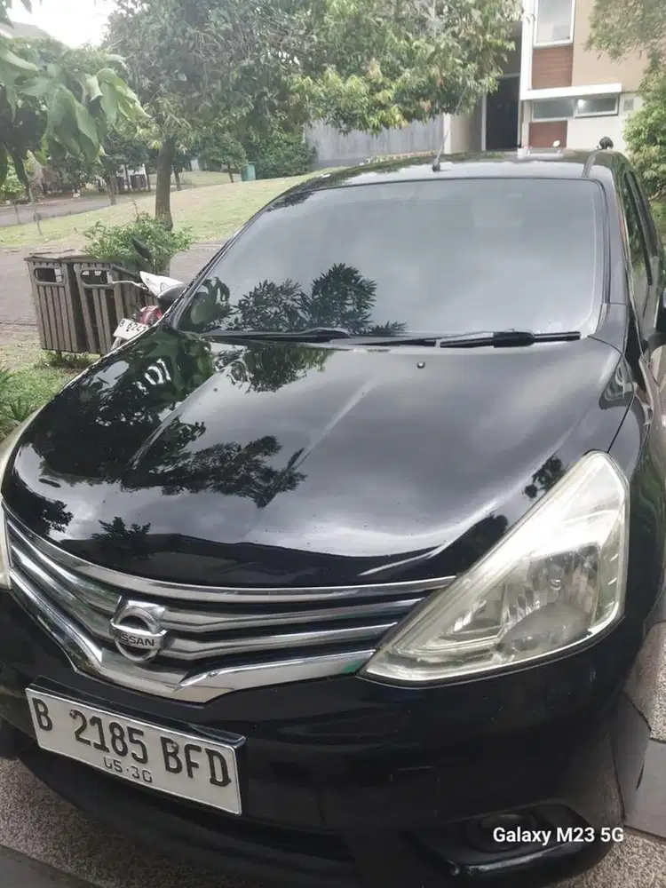 Nissan Grand Livina xv AT 2015