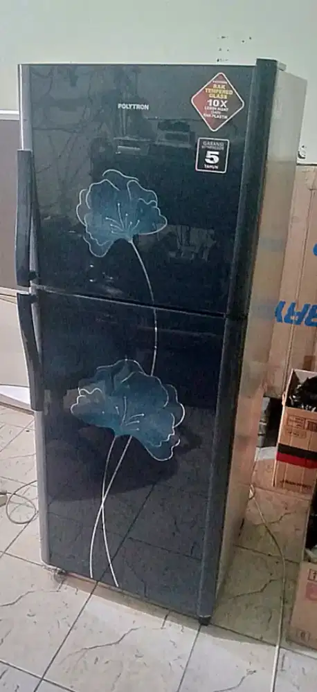 Kulkas 2 pintu polytron