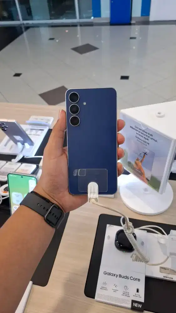 FREE ADAPTOR ORI! SAMSUNG S25FE 8/512 SEGEL GARANSI SEIN 1 TAHUN