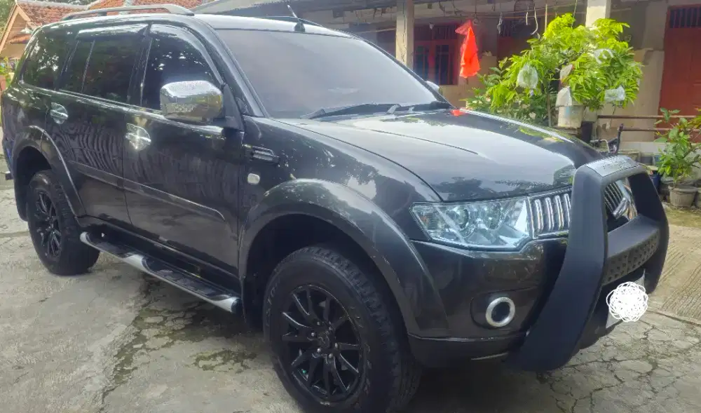 Jual Pajero Sport Exceed Solar 2010 Pakaian Pribadi