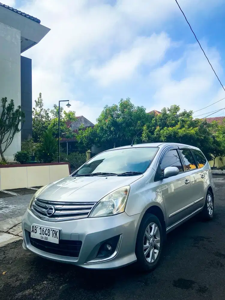 Nissan Grand Livina XV M/T 2013