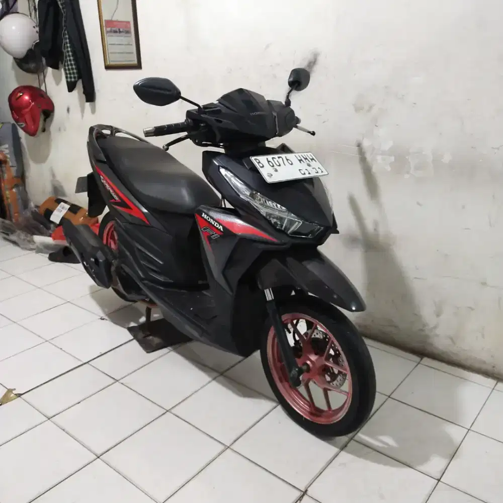 Honda Vario 125 OLD 2015 Lengkap Bagus Mesin Aluss