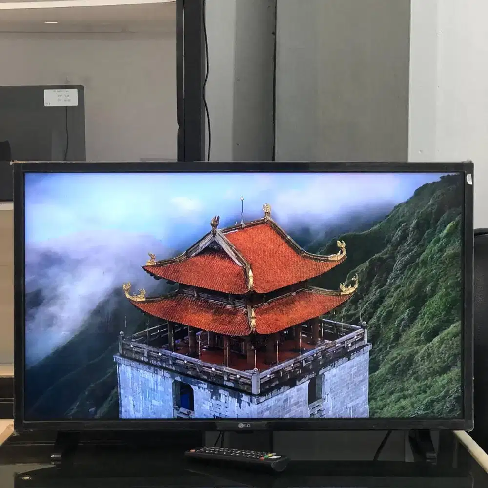 LG Smart TV 32 Inch Full HD | YouTube, Netflix, USB Movie