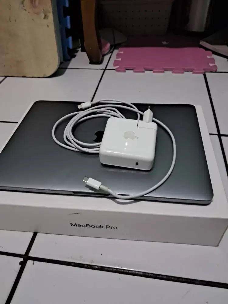 Jual Macbook Pro M2 2022