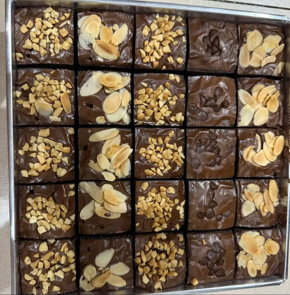 BROWNIES HIAS UK 20X20