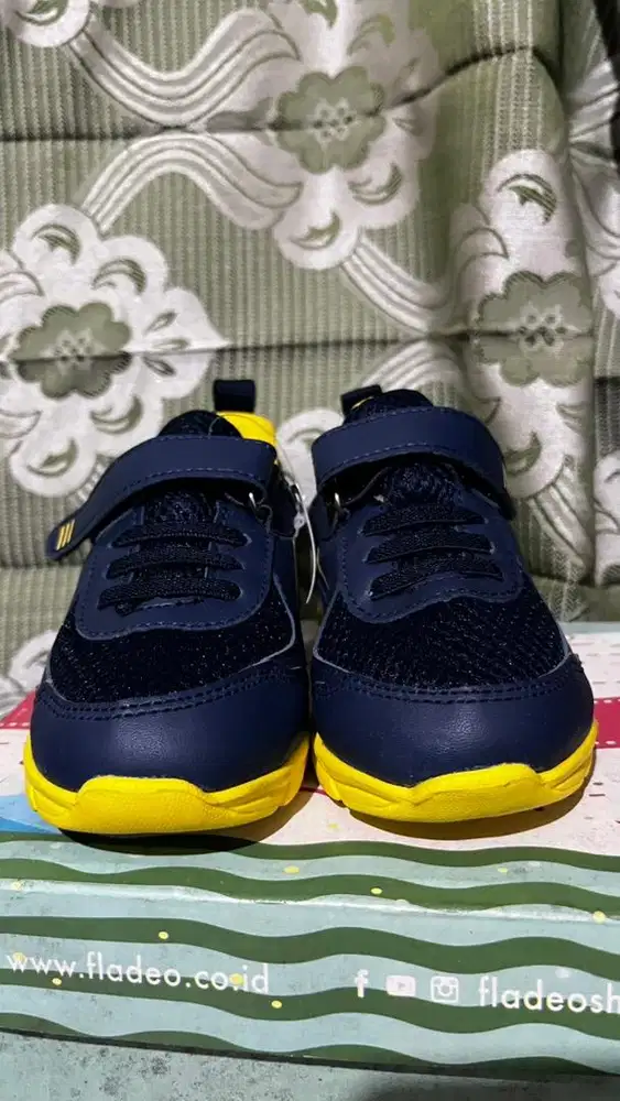 Sepatu FLADEO KIDS