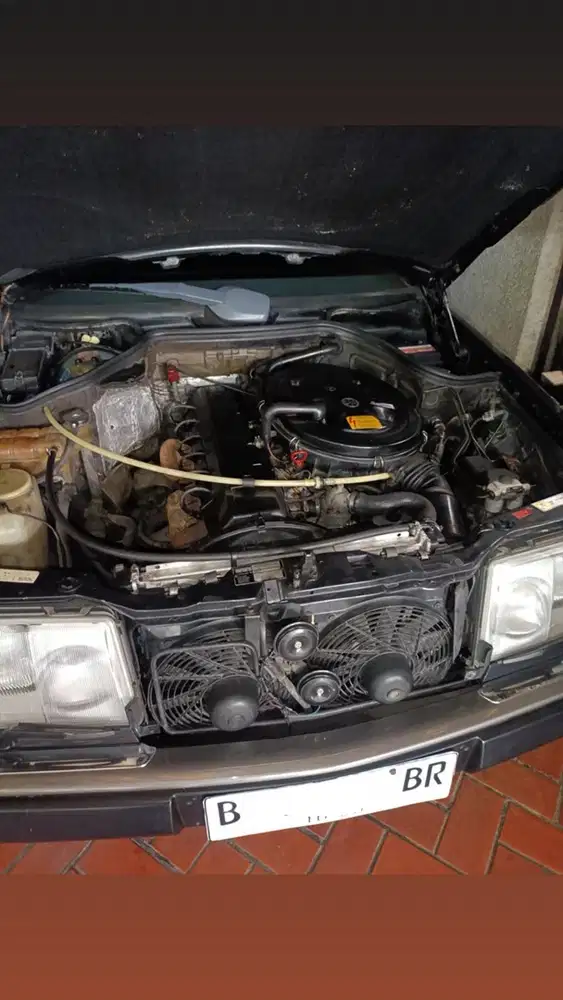 Mercedes-Benz E300 1990 Bensin