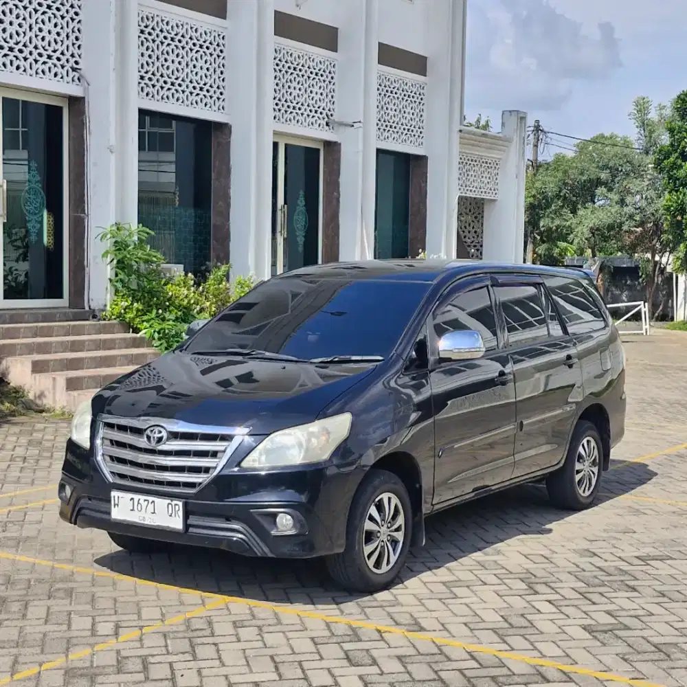 INNOVA 2.0 G M/T 2015
