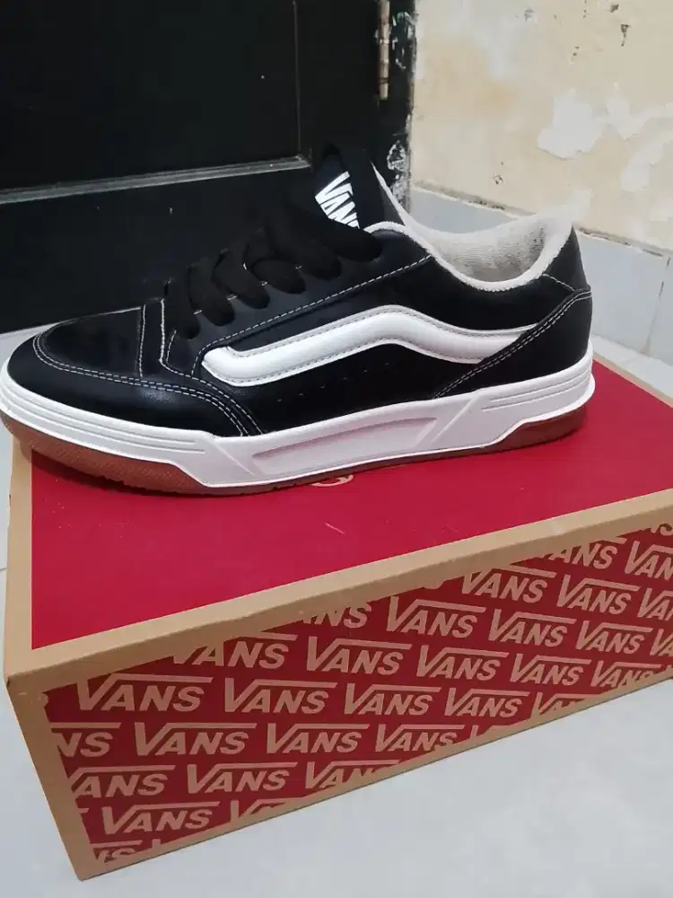 VANS HYLANE SIZE 41 ORI SECOND