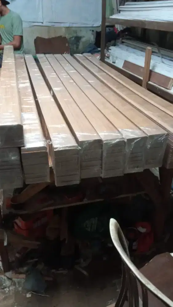 Aksesoris lantai vinil spc parquet