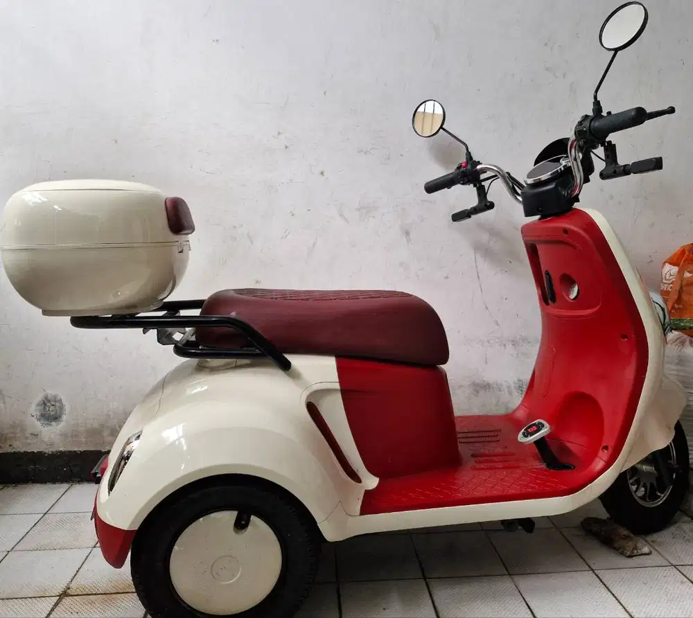DIJUAL SEPEDA LISTRIK RODA TIGA TORA IORI
