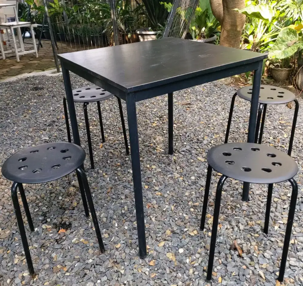 Jual meja mrek ikea  msh bagus