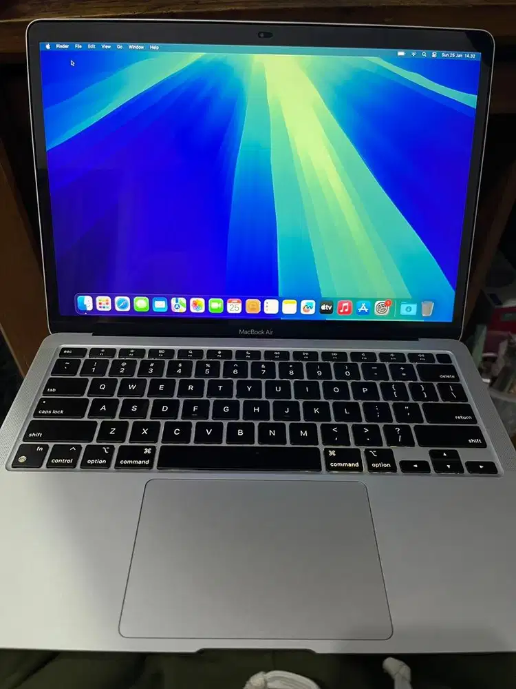 Macbook Air 8/512 GB Silver Pemakaian Pribadi