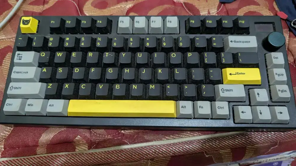 Keyboard Mechanical Fantech Maxfit 81 Gateron Yellow Switch