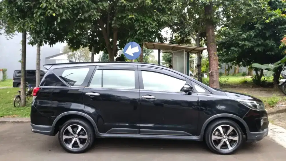 Innova 2.4 Venturer 2021 matic diesel orisinil pjk pjg 1/27 km 70rban