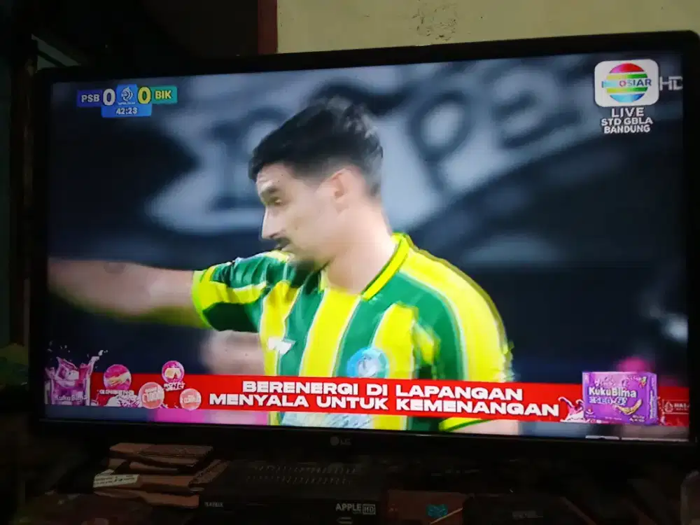 Jual tv 32 inc LG lengkap set top box  normal