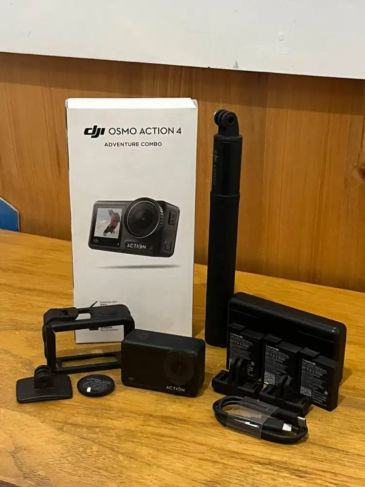 DJI Osmo Action 4 Adventure Combo