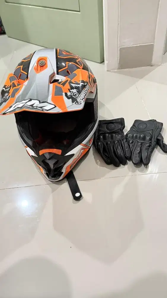 Helm Cross GM size M