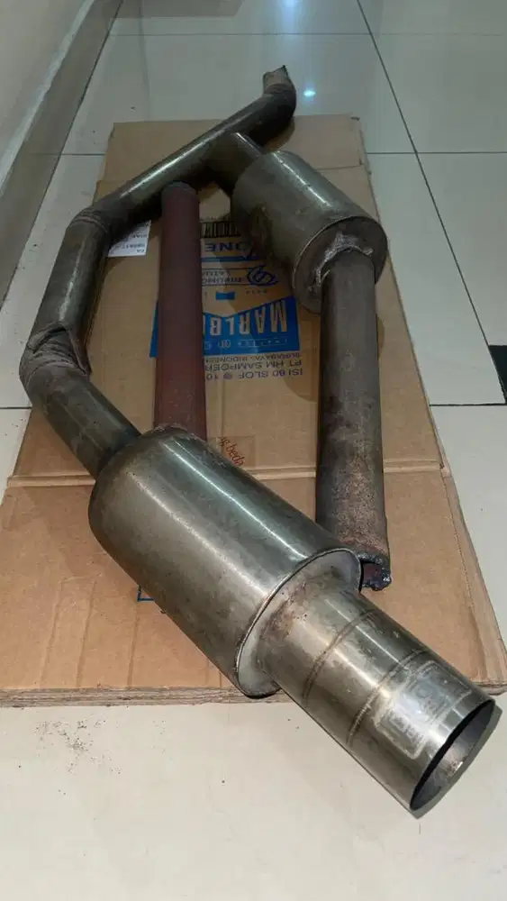 Knalpot mobil bekas