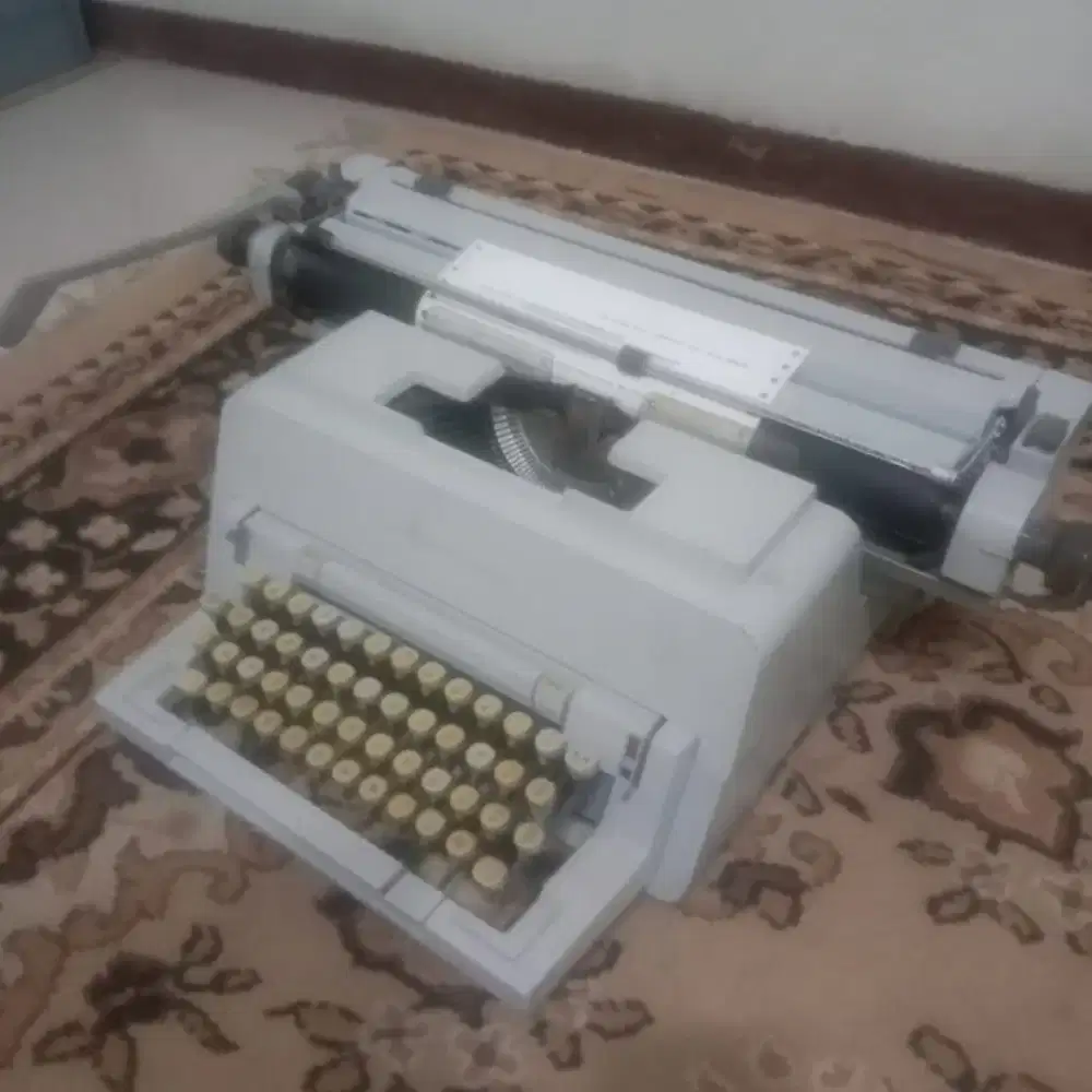 Mesin tik Dijual   Hrg 1 jt