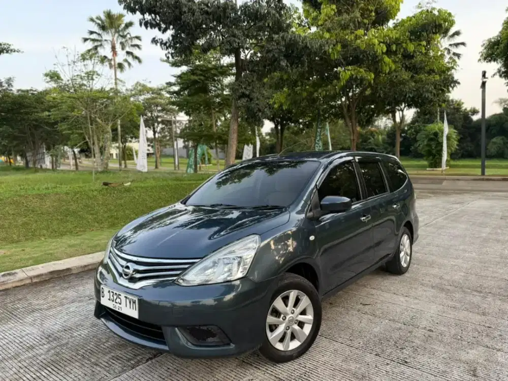 Nissan Grand livina SV AT 2014 Bensin