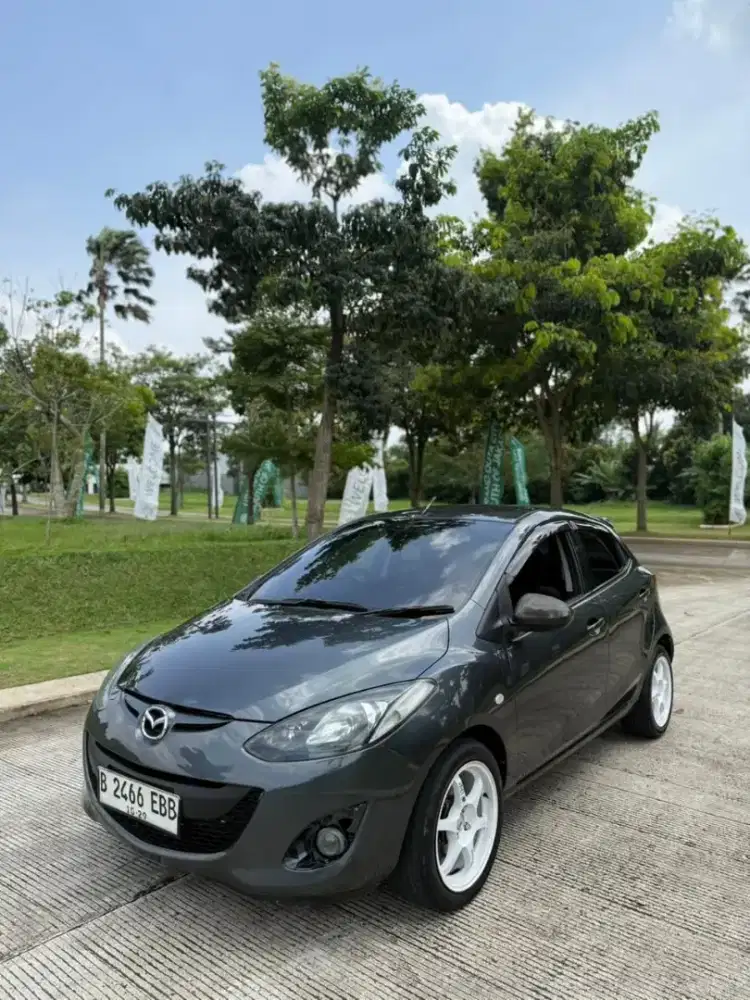 Mazda 2 V AT 2013 Bensin