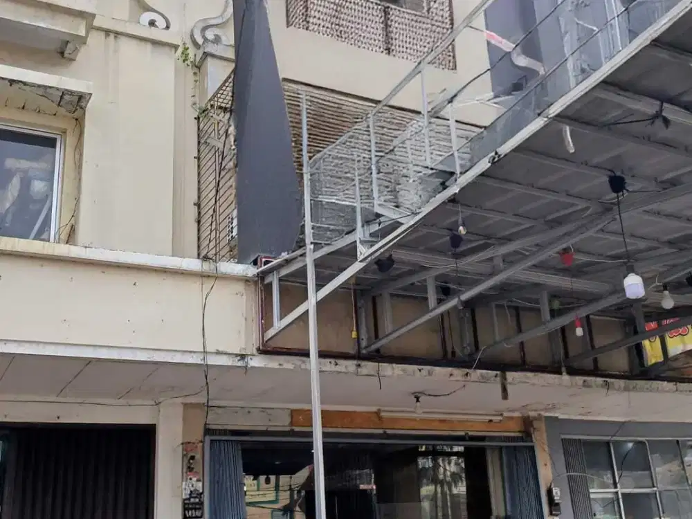 Dijual Ruko 3,5 Lantai SHGB di Boulevard Hijau  Harapan Indaah Bekasi