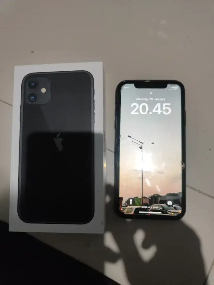 Iphone 11 64GB bekas ibox