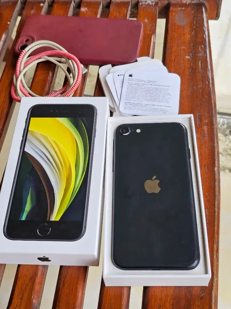 Iphone SE 2 128gb iBox resmi Indonesia komplit original