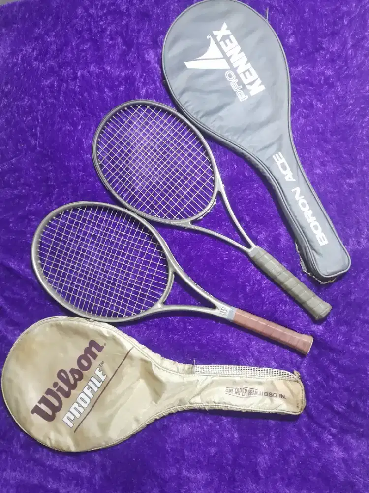 Jual 2biji raket tennis WILSON DAN PRO KENNEX masih mulus tidak cacat.