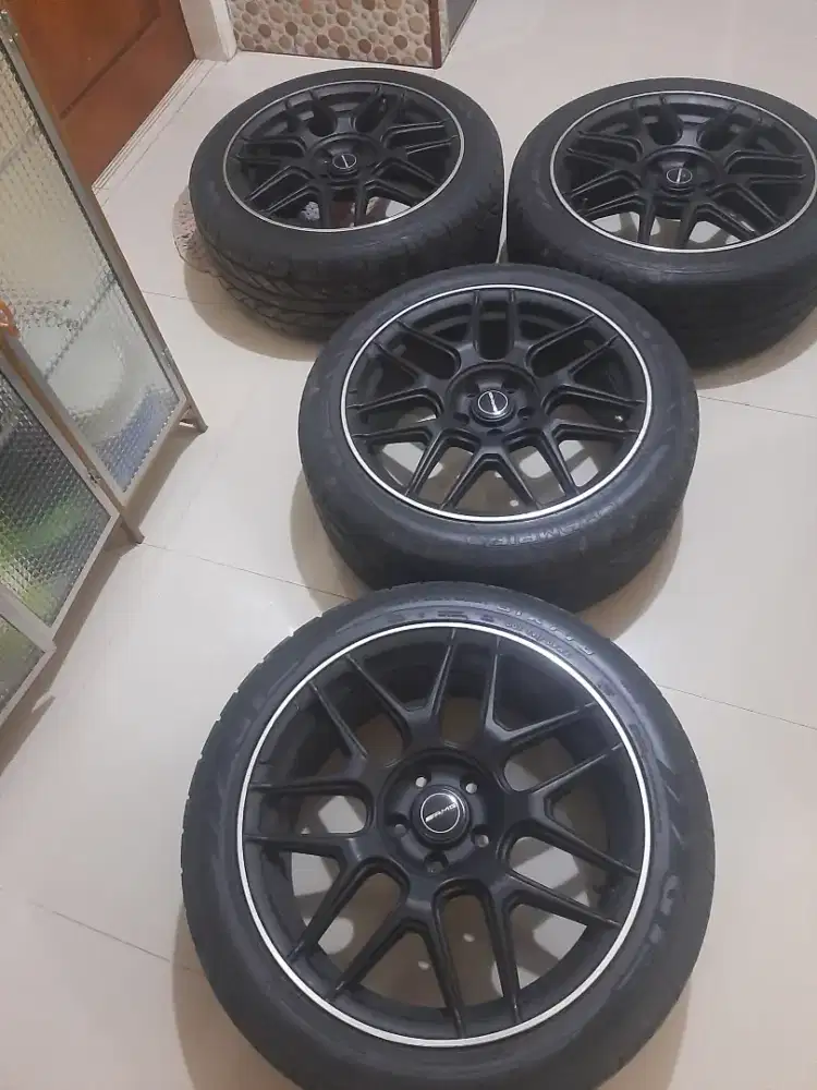 Velg amg ring 18