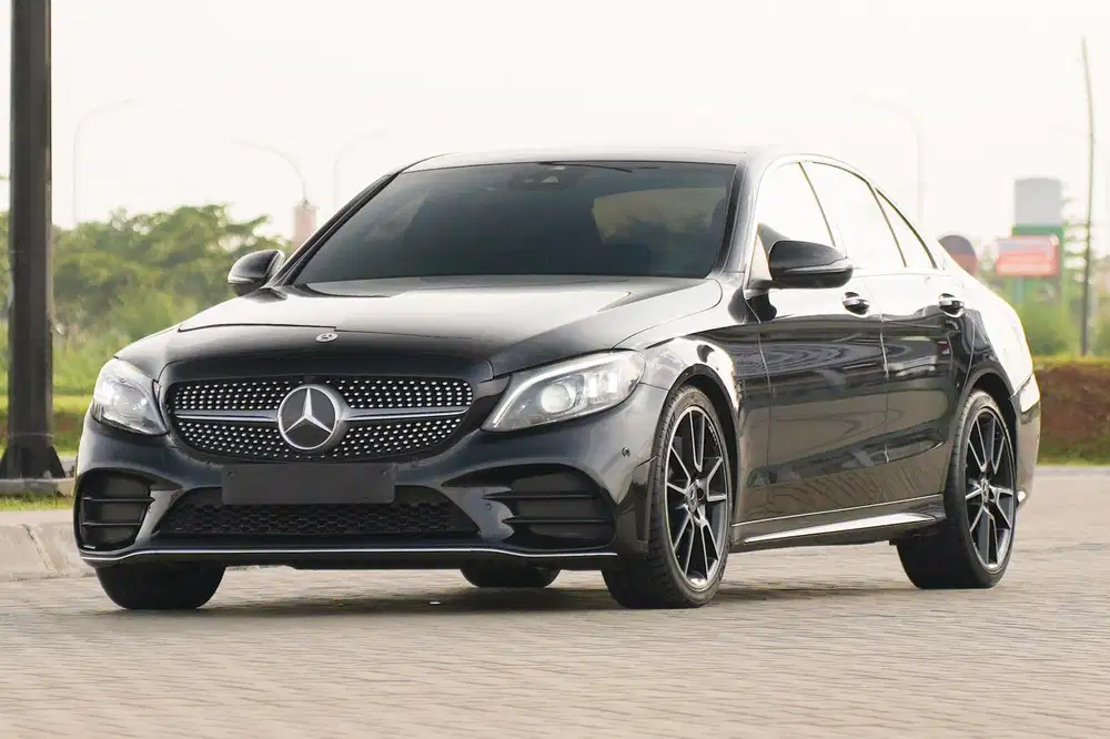 Final Edition! Mercedes Benz C300 AMG Facelift (W205) 2021 Black