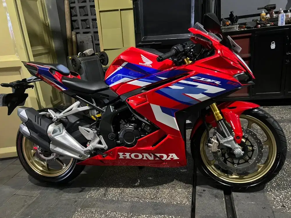 KM 3 REBU PERAK , HONDA CBR 250 RR ABS SP QS TRICOLOR TH 2023