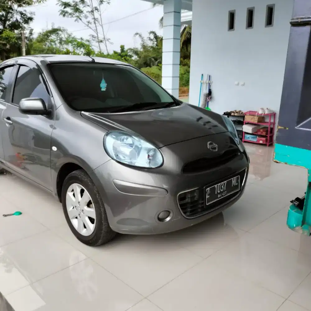 nissan march 2012 M/T