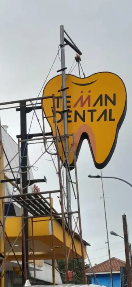 XPRESS Reklame. Aneka Huruf Timbul dan Signage. Neon Box Custom. CEPAT