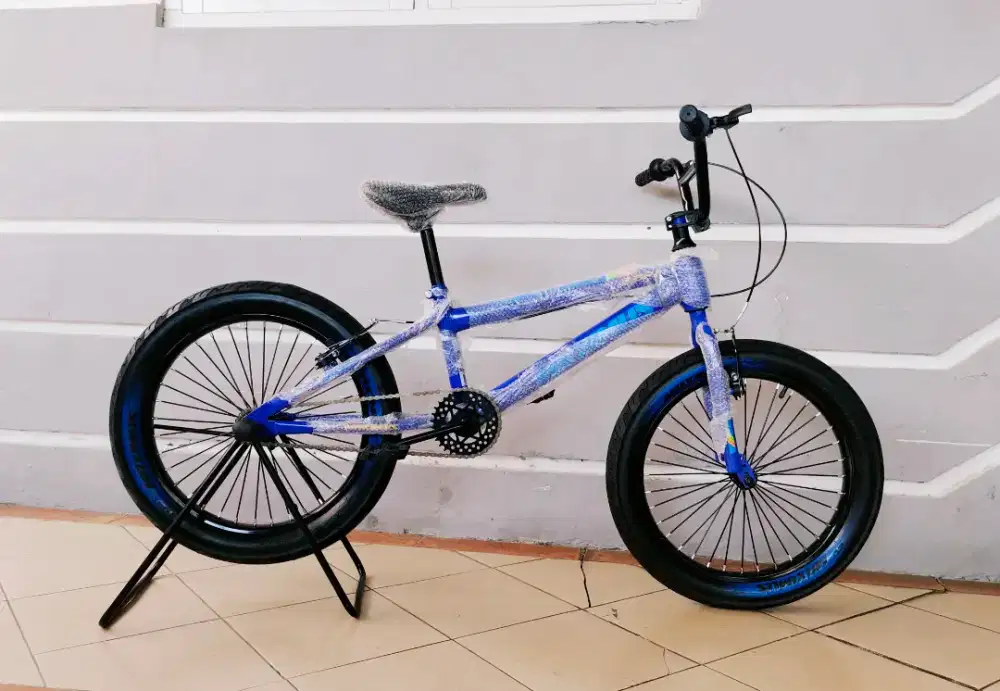 Sepeda BMX merek Maximus uk'20 ban besar hrg 580rb net kondisi baru