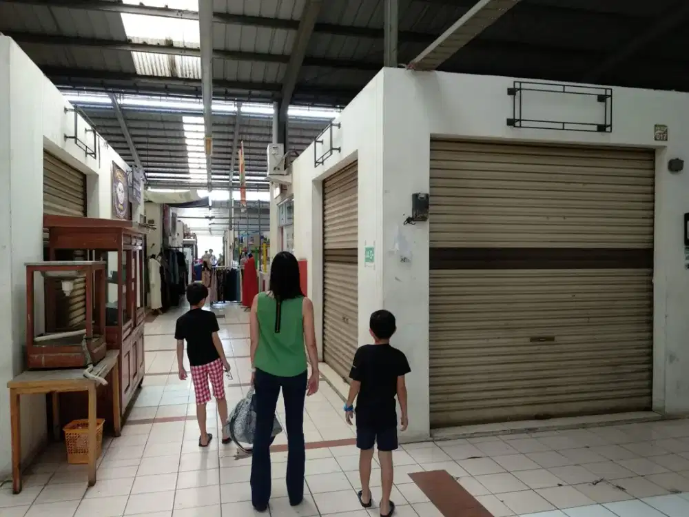 Dijual Kios Pasar Modern Grand Wisata Bekasi Hook Pintu Masuk